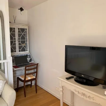 Beautiful Apartment, 2 Terraces, Near Beach شقة